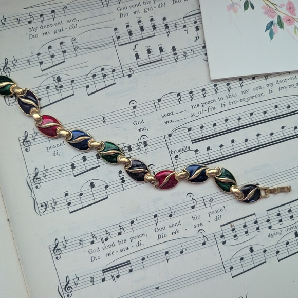 Elegant Multicolor Gold-Tone Bracelet - Picture 1 of 7